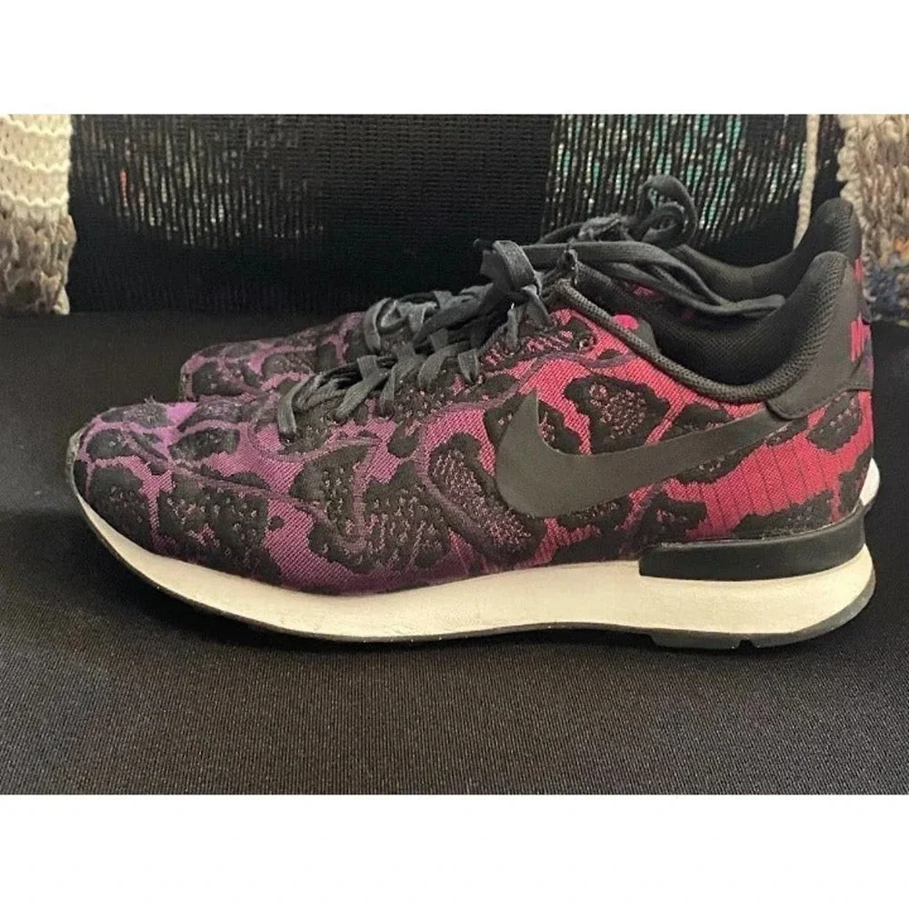 Nike Womens Internationalist Athletic Black US 6 Lace-Up Sneakers Colorful